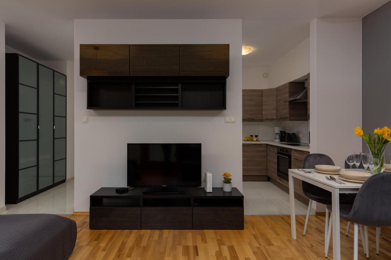 Kolejowa Apartments Warsaw By Noclegi Renters Екстер'єр фото